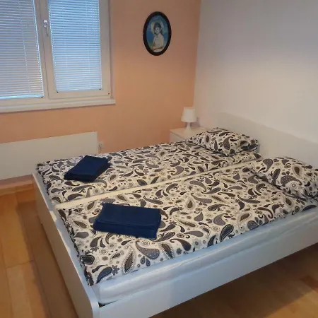 Central * ソフィア